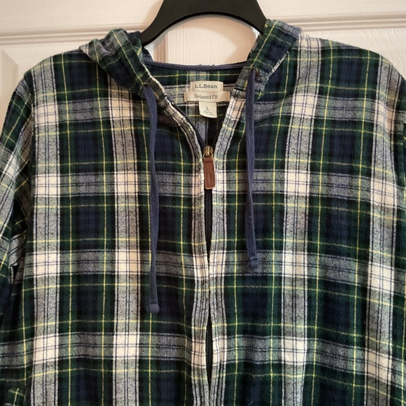 LL Bean Flannel Scotch Plaid Full-zip Hooded Shacket, LP, Relaxed Fit - Picture 4 of 6
